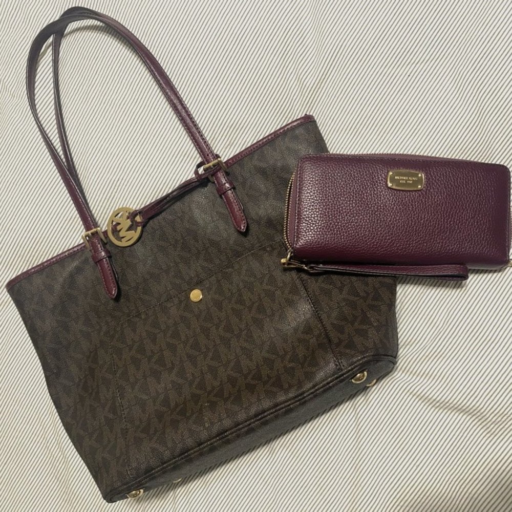 Michael Kors “Jet Set” Tote and Wristlet Combo